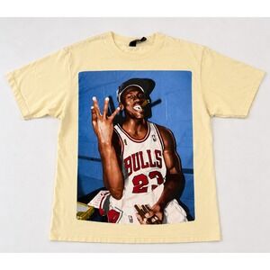 Player Tees Michael Jordan Chicago Bulls Graphic T-Shirt Mens Medium Cream NBA